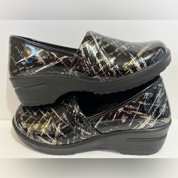 Women’s Easy Works by Easy Street Laurie Work Shoes Size 9W Black/Silver/Gold - Picture 5 of 12